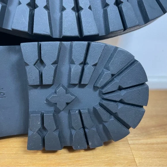 Sam Edelman Black Patent Leather Loafers with Gold Chain - Picture 9 of 16